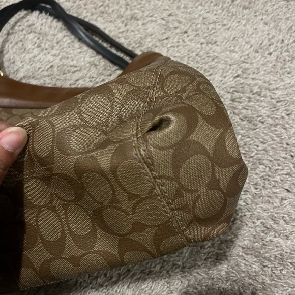 Coach shoulder bag - Picture 4 of 8